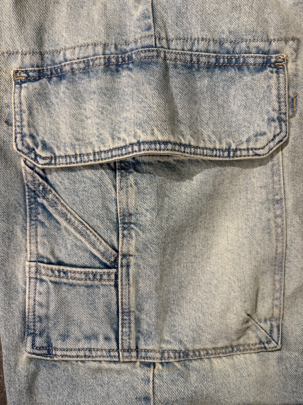 SKATER FIT CARGO JEANS — 5