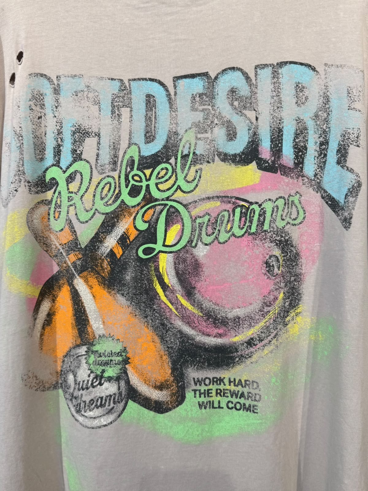 DISTRESSED GRAPHIC T-SHIRT — 4
