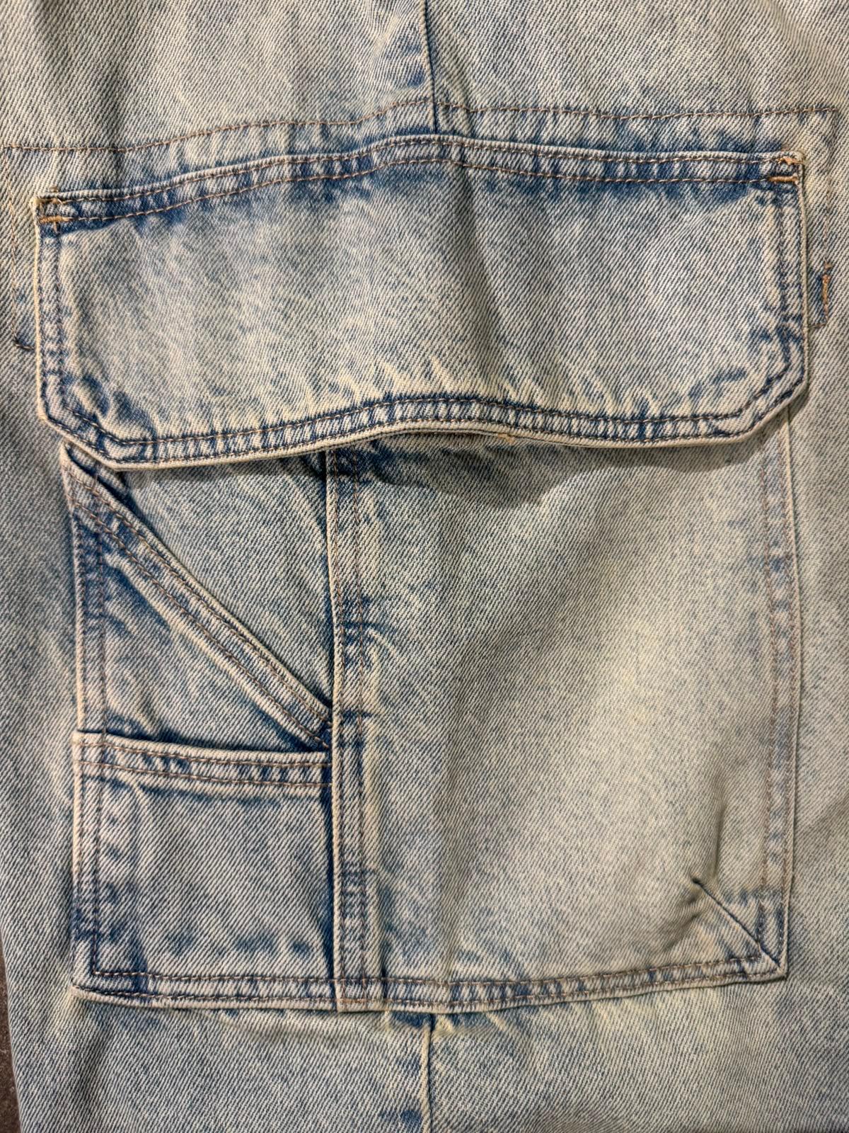 SKATER FIT CARGO JEANS — 5